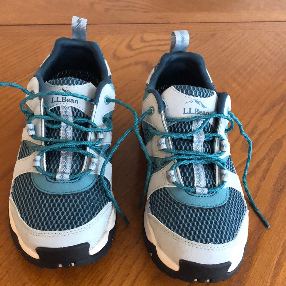 EUC LL.bean athletic shoes size 6.5 medium. Dark and light turquoise.